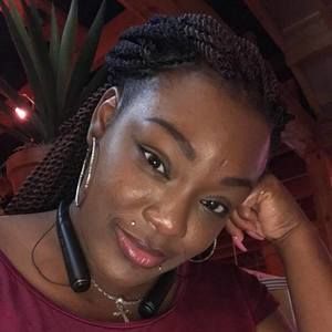 Meet your Posher, Clarissa